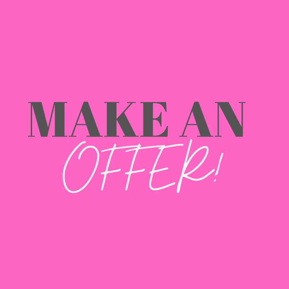 Make an offer! New markdowns! Smoke free, pet free home. ⭐️ TOP RATED SELLER ⭐️